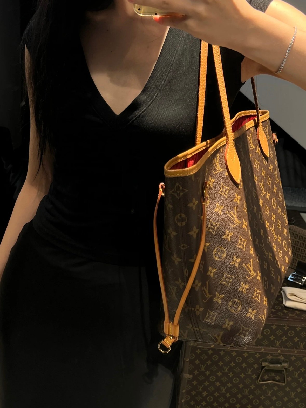 LV NEVERFULL medium photo review