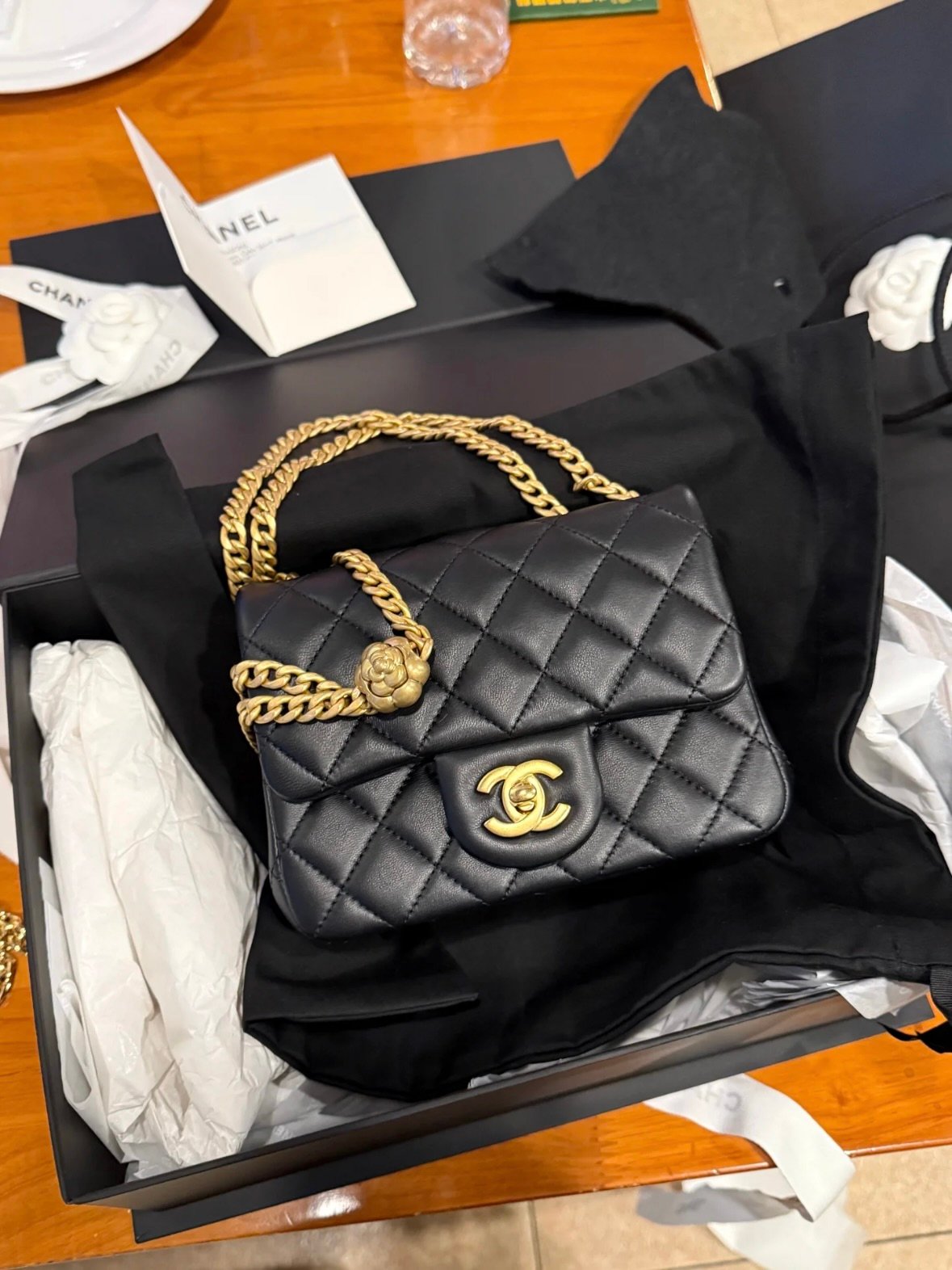 CHANEL The 23s camellia mini square photo review