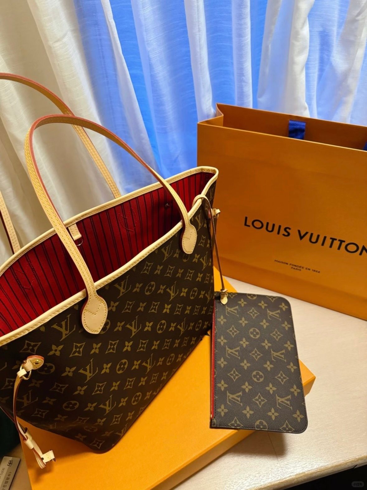 LV NEVERFULL medium photo review